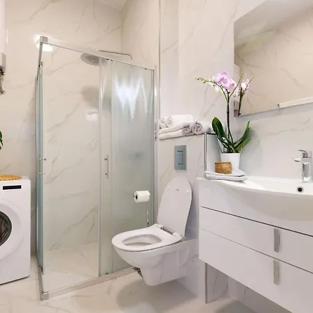 Dalmain Apartment Split